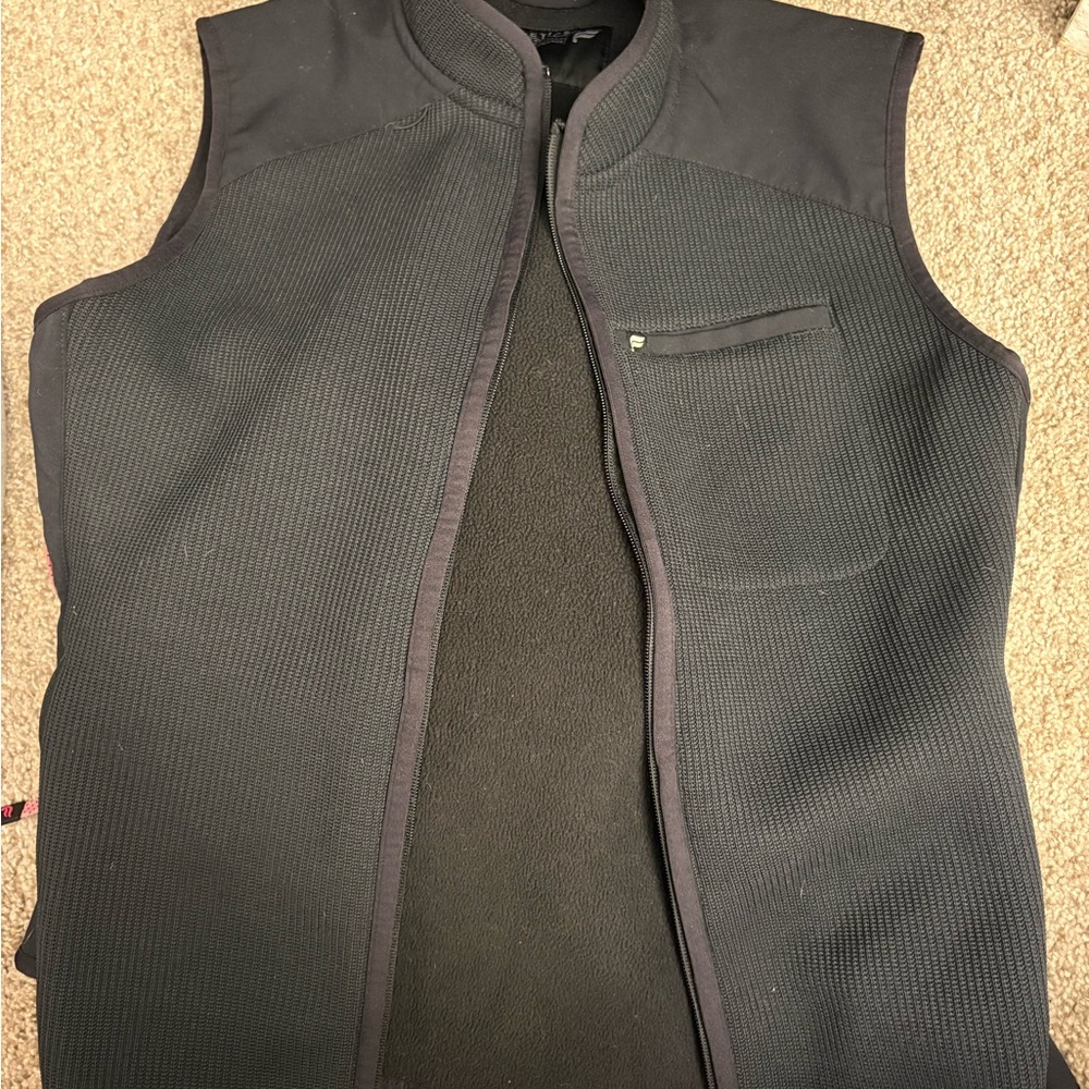 Fabletics Men's Black Quilted Vest with Chest Zip Pocket